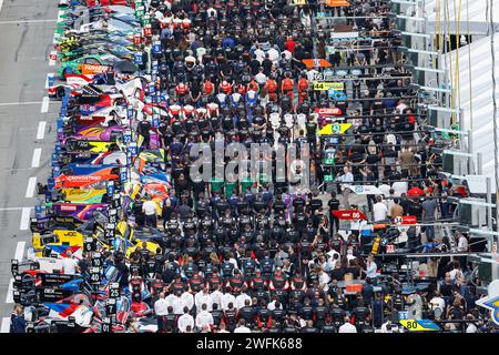 Daytona, Vereinigte Staaten. 27 gennaio 2024. 24h a Daytona, partenza, partenza GRID credito: dpa/Alamy Live News Foto Stock