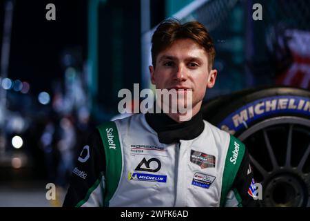 Daytona, Vereinigte Staaten. 21 gennaio 2024. Porsche 911 GT3 R, AO Racing (#77), Sebastian Priaulx (Regno Unito) credito: dpa/Alamy Live News Foto Stock