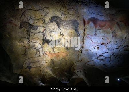 Grotta di Ekain, museo di Ekainberri che ospita la replica dei dipinti preistorici della grotta di Ekain, Zestoa, Guipuzcoa, Paesi Baschi, Spagna. La Grotta di Ekain ( Foto Stock
