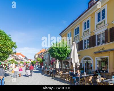 Murnau am Staffelsee: Centro storico, via Obermarkt in Oberbayern, Pfaffenwinkel, alta Baviera, Bayern, Baviera, Germania Foto Stock