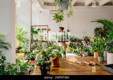 Il business floristico e il concetto di persone. Foto Stock