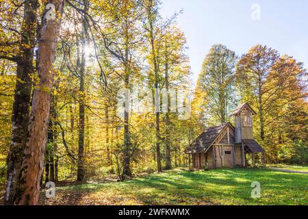 Ettal: Hermitage di Gurnemanz nel Castello di Linderhof, colori autunnali a Oberbayern, Garmisch-Partenkirchen, alta Baviera, Bayern, Baviera, Germania Foto Stock