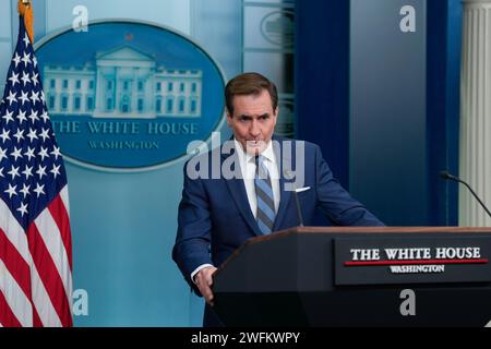 Washington, Vereinigte Staaten. 31 gennaio 2024. Coordinatore NSC per le comunicazioni strategiche John Kirby partecipa al briefing giornaliero alla Casa Bianca di Washington, DC, 31 gennaio 2024. Crediti: Chris Kleponis/Pool tramite CNP/dpa/Alamy Live News Foto Stock