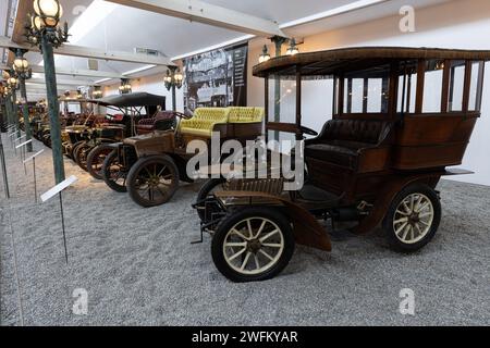 Collezione di auto d'epoca nel Musée National de l'Automobile, Collection Schlumpf è un museo dell'automobile situato a Mulhouse, in Francia. Foto Stock