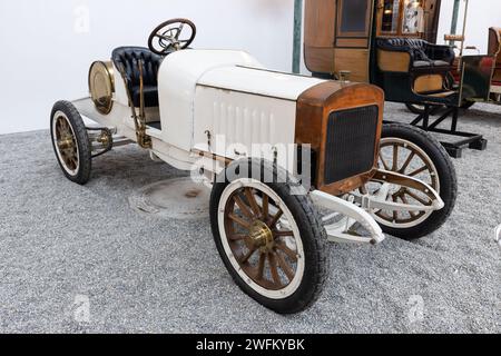 Collezione di auto d'epoca nel Musée National de l'Automobile, Collection Schlumpf è un museo dell'automobile situato a Mulhouse, in Francia. Foto Stock