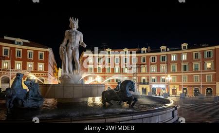 NIZZA, FRANCIA - 25 GENNAIO 2024: Strada pedonale nel centro della città di Nizza, Provence Alpes-Cоte d'Azur, Francia Foto Stock