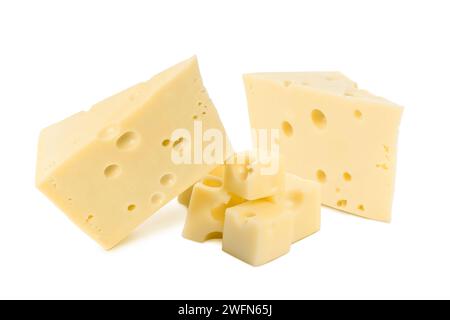 Formaggio fresco isolato su bianco, set di pezzi Foto Stock