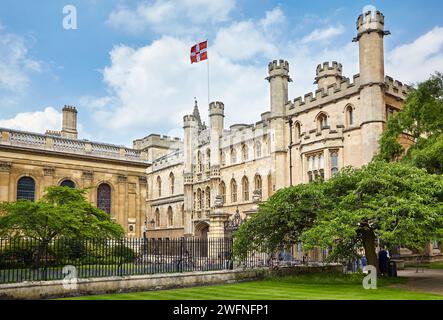 La corte occidentale delle Old Schools che ospita gli uffici universitari di Cambridge, che formano l'amministrazione principale dell'Università. Università di Cambri Foto Stock