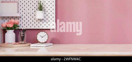 Arredamento per la casa e spazio per esporre il prodotto su un tavolo in marmo bianco con parete rosa. Tavolo da lavoro femminile in rosa. rappresentazione 3d, illustrazione 3d. Foto Stock