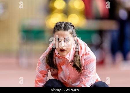 Cottbus, Germania. 31 gennaio 2024. Atletica leggera: Incontro internazionale di salto in alto a Cottbus. Il saltatore Yaroslava Mahuchikh (UKR) si prepara per la competizione. Crediti: Frank Hammerschmidt/dpa/Alamy Live News Foto Stock