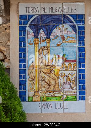 imagen de ramon Llull en azulejos, Santuario de la madre de Dios de cura , monte de Randa, Algaida, Mallorca, Isole Baleari, Spagna Foto Stock