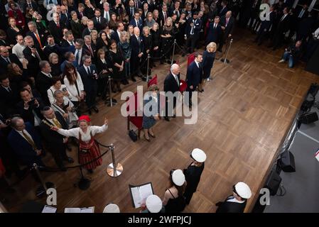 Lund, Svezia. 31 gennaio 2024. La regina Silvia e il re Carlo XVI Gustavo di Svezia, Brigitte Macron ed Emmanuel Macron presso l'Università di Lund a Lund, nord-est di Malmoe, Svezia, il 31 gennaio 2024. Foto di Jacques Witt/Pool/ABACAPRESS.COM credito: Abaca Press/Alamy Live News Foto Stock