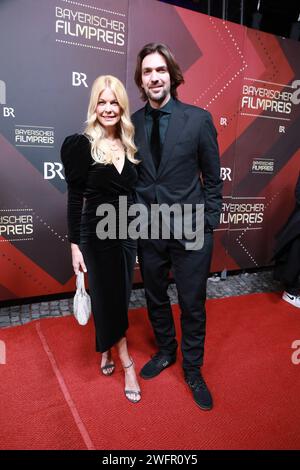 Tina Kaiser und Max Wiedemann bei der Verleihung des 45. Bayerischen Filmpreises 2023 im Prinzregententheater. München, 19.01.2024 Foto Stock