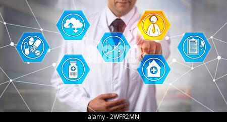 Ingegnere biomedico maschile irriconoscibile che utilizza una tecnologia di risposta interattiva basata sul Web per migliorare l'efficienza degli studi clinici. Farmaceutico i Foto Stock