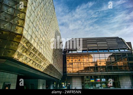 Praha, Repubblica Ceca, 29 ottobre 2023, nova scena building *** Praha, Tschechische Republik, 29. Oktober 2023, nova scena Gebäude Copyright: XWolfgangxSimlingerx Foto Stock