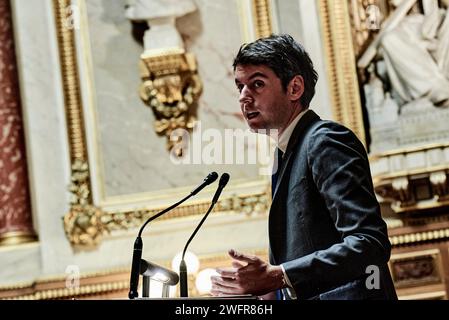 Parigi, Francia. 31 gennaio 2024. © Antonin Burat/le Pictorium/MAXPPP - Parigi 31/01/2024 Antonin Burat/le Pictorium - 31/01/2024 - Francia/Ile-de-France/Parigi - le Premier ministre Gabriel Attal prononce son discours de politique generale devant l'Assemblee nationale, le 30 janvier 2024. - Valeurs ACtuelles out, no jdd, jdd out, RUSSIA OUT, NO RUSSIA #norussia/31/01/2024 - Francia/Ile-de-France (regione)/Parigi - il primo ministro Gabriel Attal pronuncia il suo discorso di politica generale davanti all'Assemblea nazionale francese il 30 gennaio 2024. Credito: MAXPPP/Alamy Live News Foto Stock