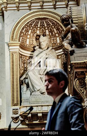 Parigi, Francia. 31 gennaio 2024. © Antonin Burat/le Pictorium/MAXPPP - Parigi 31/01/2024 Antonin Burat/le Pictorium - 31/01/2024 - Francia/Ile-de-France/Parigi - le Premier ministre Gabriel Attal prononce son discours de politique generale devant l'Assemblee nationale, le 30 janvier 2024. - Valeurs ACtuelles out, no jdd, jdd out, RUSSIA OUT, NO RUSSIA #norussia/31/01/2024 - Francia/Ile-de-France (regione)/Parigi - il primo ministro Gabriel Attal pronuncia il suo discorso di politica generale davanti all'Assemblea nazionale francese il 30 gennaio 2024. Credito: MAXPPP/Alamy Live News Foto Stock