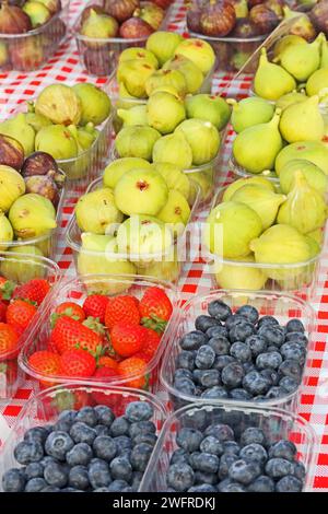 Frutta fresca in vendita al mercato di Dubrovnik Foto Stock