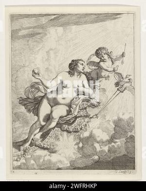 Venere vola all'Olimpo, Gerard de Lairesse, 1675 - 1680 stampa Venere sale sul suo carrello della vittoria trascinato attraverso i piccioni fino all'Olimpo ed è accompagnato da Amor. La stampa fa parte di una serie di stampe in quattro parti con scene della storia mitologica di Venere. A sinistra nel margine numerato: 4. Venere incisa sulla carta fugge all'Olimpo (perché è stata ferita alla mano da Diomede) Foto Stock