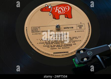 Eric Clapton 461 Ocean Boulevard album discografico in vinile LP con tonearm, cartuccia, headshell e stilo su giradischi - 1974 Foto Stock