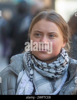 Londra, Regno Unito. 1 febbraio 2024. Greta Thunberg arriva alla Corte dei magistrati di Westminster a Londra prima del processo per reato di ordine pubblico. Credito: Tayfun salci / Alamy Live News Foto Stock
