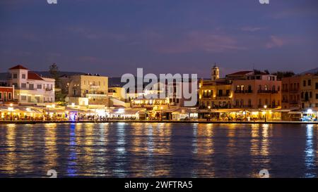 Porto veneziano di Chania al crepuscolo, Creta Foto Stock