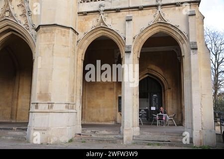 St Luke's Church and Cafe Portico Sydney Street Chelsea Londra Inghilterra Foto Stock