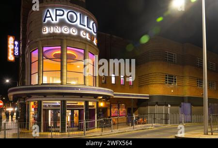 Apollo Bingo Hall, Rhyl, originariamente l'Odeon Cinema quando fu aperto nel 1937. Nella foto, nel dicembre 2023. Foto Stock