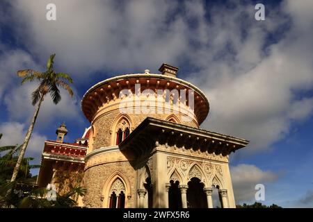 Il Palazzo Monserrate è una villa sontuosa situata vicino a Sintra, a nord della capitale, Lisbona. Foto Stock