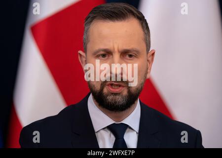 I vice primi ministri Troels Lund Poulsen e Wladislaw Kosiniak-Kamysz si incontrano presso la Cancelleria del primo ministro a Varsavia, in Polonia, il 1° febbraio Foto Stock