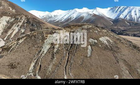 Le montagne e le colline intorno ai campi da sci di Porters Pass Foto Stock