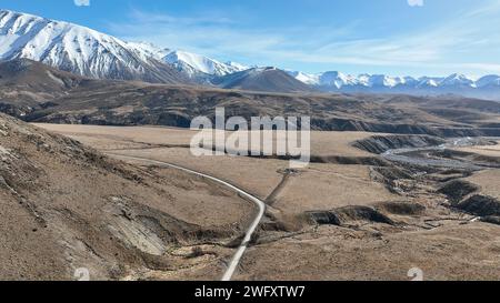 Le montagne e le colline intorno ai campi da sci di Porters Pass Foto Stock