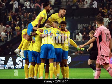 Riyadh, Arabia Saudita. 1 febbraio 2024. I giocatori di al-Nassr celebrano il gol con Jordi Alba dell'Inter Miami durante l'amichevole partita di calcio tra l'al-Nassr FC dell'Arabia Saudita e l'US Inter Miami CF al Kingdom Arena Stadium di Riyadh, Arabia Saudita, 1 febbraio 2024. Crediti: Wang Haizhou/Xinhua/Alamy Live News Foto Stock