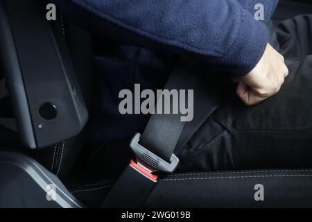 un primo piano del bracciolo del passeggero del veicolo Foto Stock