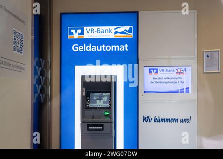 VR-Bank Bad Salzungen Schmalkalden EG - Filiale Erfurt VR-Bank Bad Salzungen Schmalkalden eg, Beratungsstelle Erfurt Meyfartstraße die Volks- und Raiffeisenbank Bad Salzungen Schmalkalden steht im Fokus der Bundesanstalt für Finanzdienstleistungsaufsicht BaFin. Die Bank, Die erst mit der Raiffeisenbank Borken Nordhessen fusionierte, wurde bundesweit wegen der Einstein llung des Fußballers Stefan Effenberg als Effenberg-Bank bekannt. Erfurt Thüringen DEUTSCHLAND **** VR Bank Bad Salzungen Schmalkalden eg filiale di Erfurt VR Bank Bad Salzungen Schmalkalden eg, ufficio di consulenza Erfurt Meyfartstraße Volks Foto Stock