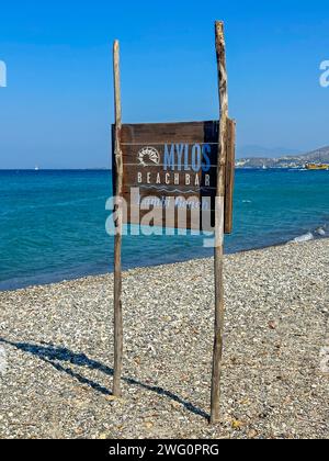 Kos, Grecia.07.07.2023 Lambi Beach, Mylo Beach bar. Vicino alla città di Kos. 7 luglio 2023. Foto Stock