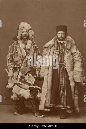 I mercanti di Krasnoyarsk alla fiera di Nizhny Novgorod, 1860-1870. Questa collezione comprende più di quattrocento fotografie della vita quotidiana nella provincia di Yenisei nel tardo periodo zarista. Le fotografie includono contadini, cosacchi e funzionari di alto rango. Foto Stock