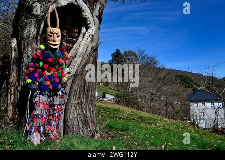 Maschera di Lazarim (Lamego, Portogallo) a Vibo Mask Meeting, Vilariño de Conso, Ourense, Spagna Foto Stock