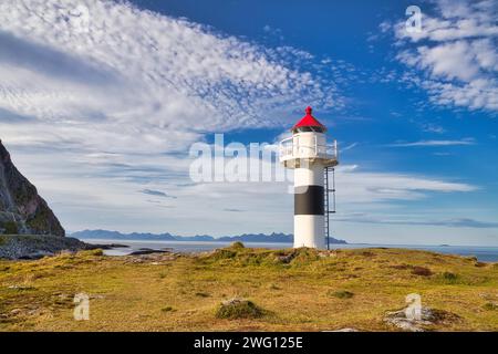 Faro sull'isola di Andoya, Vesteralen, Norvegia Foto Stock