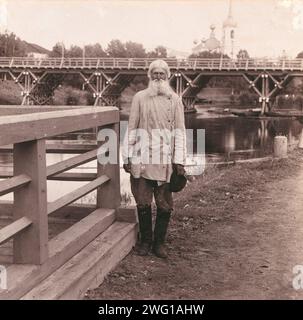 Tipo di uomo Olonetsk in Vytegra [Impero russo], 1909. In album: Viste lungo il canale Mariinskii e il sistema fluviale, Impero russo. Foto Stock