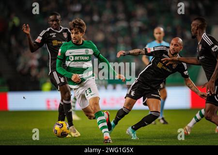 Daniel Braganca in duello con Neto durante la partita della Liga Portugal 23/24 tra Sporting CP e Casa Pia AC, Estadio Jose Alvalade, Lisbona, Portogallo. (Mac Foto Stock