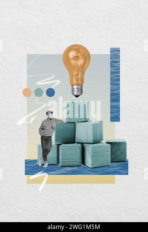 Immagine collage verticale di mini colori bianchi neri con mentalità positiva Guy Big pile pile pile cubi di legno lampadina isolata su sfondo di carta Foto Stock