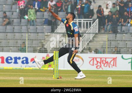 Sylhet, Bangladesh. 2 febbraio 2024. Bangladesh paceman SHORIFUL ISLAM in azione per Durdanto Dhaka contro Sylhet Strikers nella Bangladesh Premier League al Sylhet International Stadium. Foto Stock