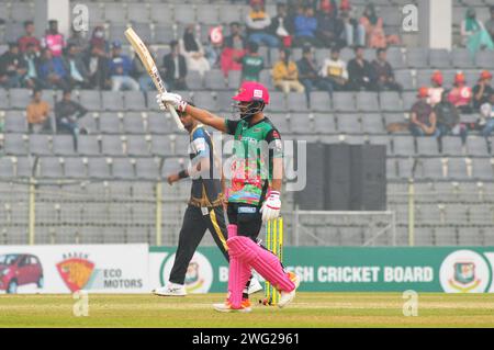 Sylhet, Bangladesh. 2 febbraio 2024. Il bengalese MOHAMMAD MITHUN in azione per i Sylhet Strikers contro Durdanto Dhaka nella Bangladesh Premier League al Sylhet International Stadium. Foto Stock