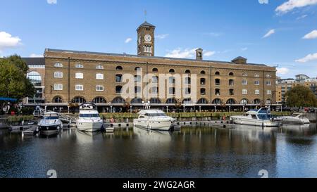 Molo di St Kathrine nell'East End di Londra Foto Stock