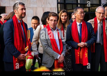 Jose Luis Martinez Almeida, sindaco di Madrid, ha partecipato alla presentazione della programmazione culturale della città di Madrid per il Capodanno cinese, l'anno del Drago, nel Centro culturale Cinese di Madrid. Foto Stock