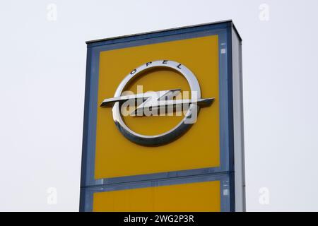 Opel, firma con carattere e logo, Nordrhein-Westfalen, Germania, Europa Foto Stock