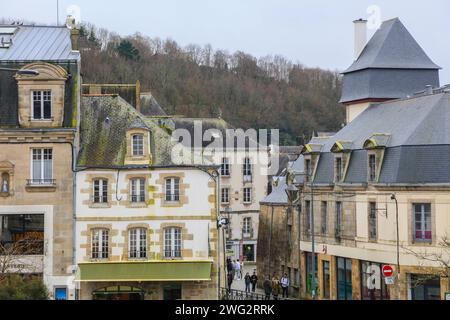 Rue de la Herse und Place Terre au Duc, hinten Mont Frugy, Quimper, Departement Finistere Penn-ar-Bed, Region Bretagne Breizh, Frankreich *** Rue de la Herse e Place Terre au Duc, dietro Mont Frugy, Quimper, dipartimento Finistere Penn ar Bed, regione Bretagne Breizh, Francia Foto Stock