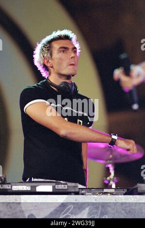 Verona Italia 2000-09-09 : Eiffel 65 live Concert, il disc jockey Gabry Ponte (Gabriele Ponte) durante lo show televisivo “Festivalbar 2000” Foto Stock