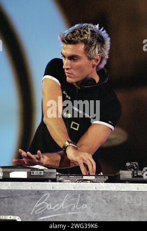 Verona Italia 2000-09-09 : Eiffel 65 live Concert, il disc jockey Gabry Ponte (Gabriele Ponte) durante lo show televisivo “Festivalbar 2000” Foto Stock